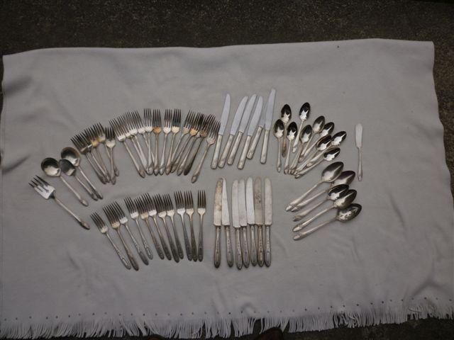 silverflatwareset.jpg
