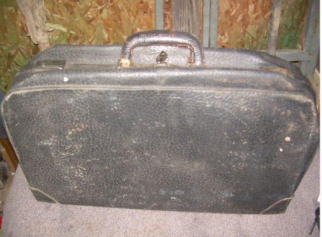 blacksuitcase.jpg
