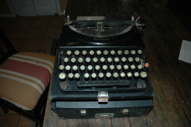 typewriter.jpg